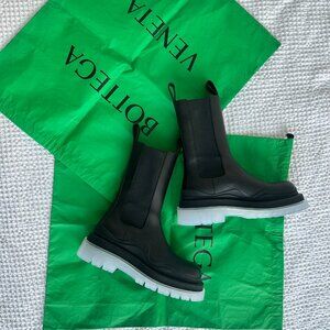 Bottega Veneta Calf Skin The Tire Chelsea Boot in Black and Transparent